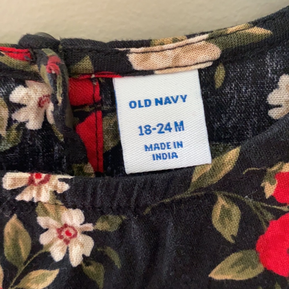 Girls Old Navy dress - Picture 3 of 7